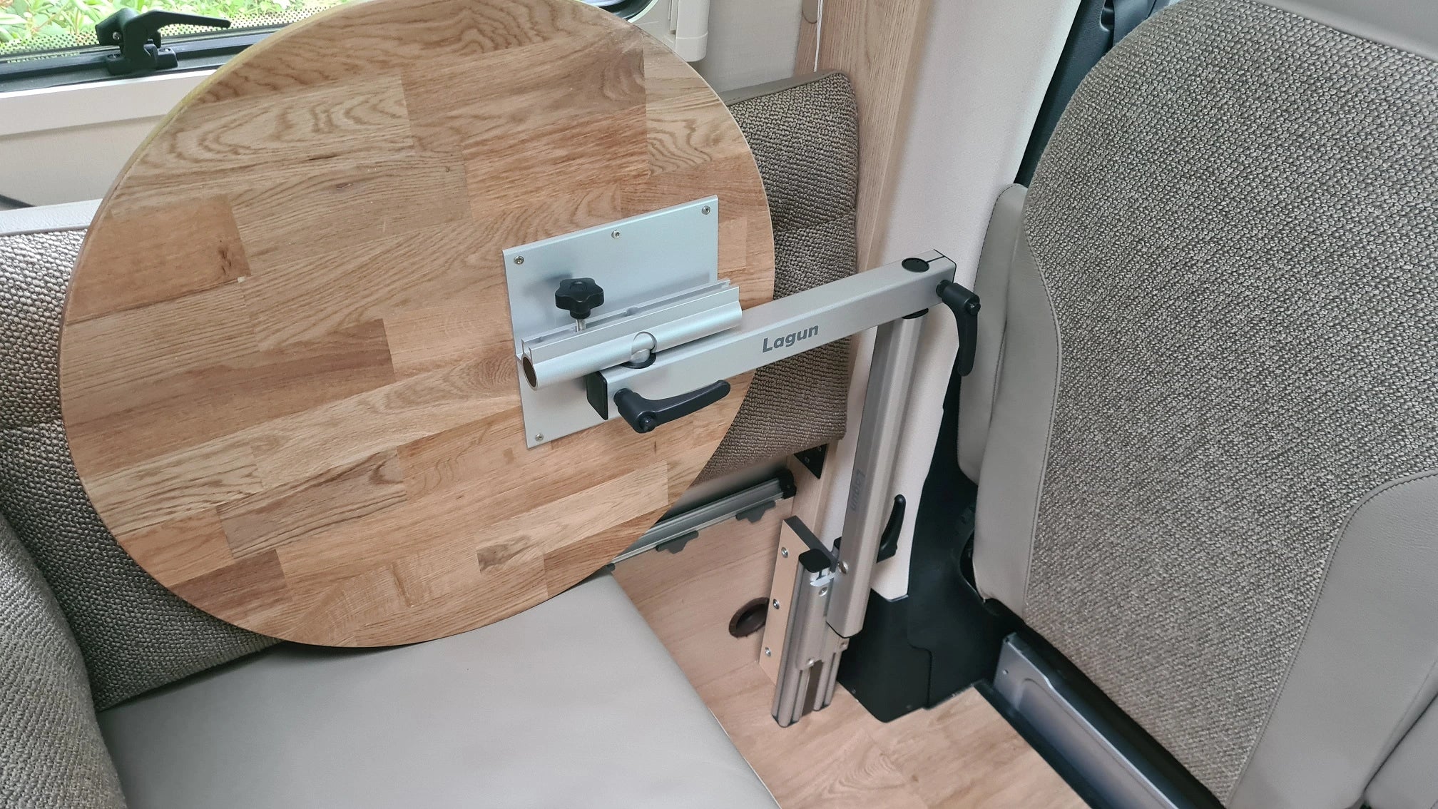 Lagun under table mounting plate with rotating and folding axis