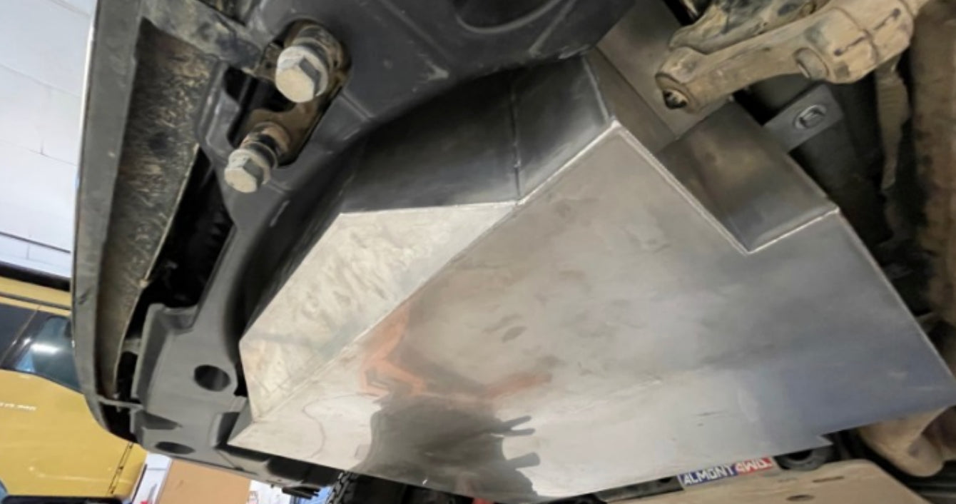 Mercedes Sprinter Wassertank 98 l aus Edelstahl - Ersatzradbereich
