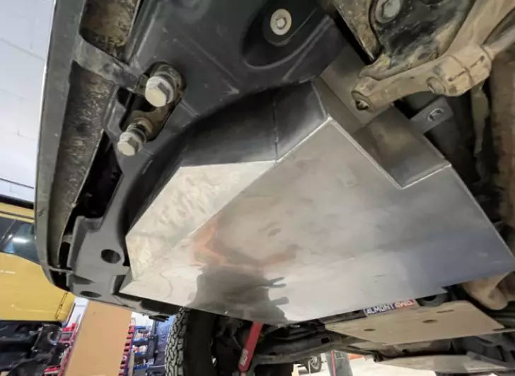 Mercedes Sprinter Wassertank 130 l aus Edelstahl - Ersatzradbereich